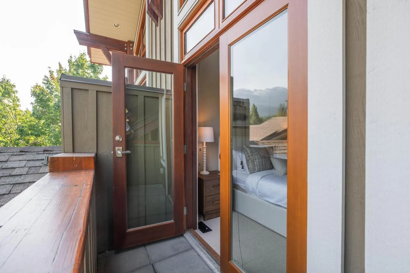 Fitzsimmons Walk By Outpost Whistler Villa Canada